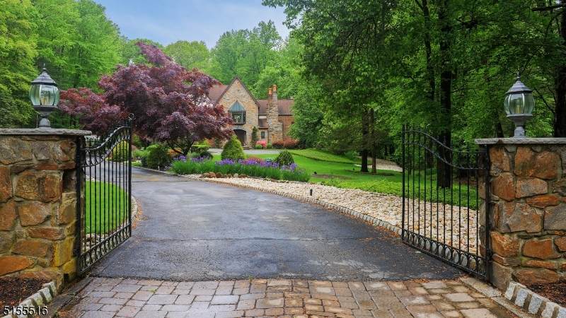 6 Yorkshire Ct - Photo 1