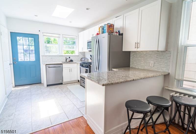 230 Sanford St - Photo 1