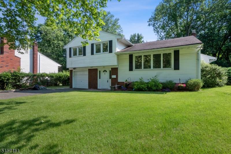 83 Beverly Rd - Photo 1