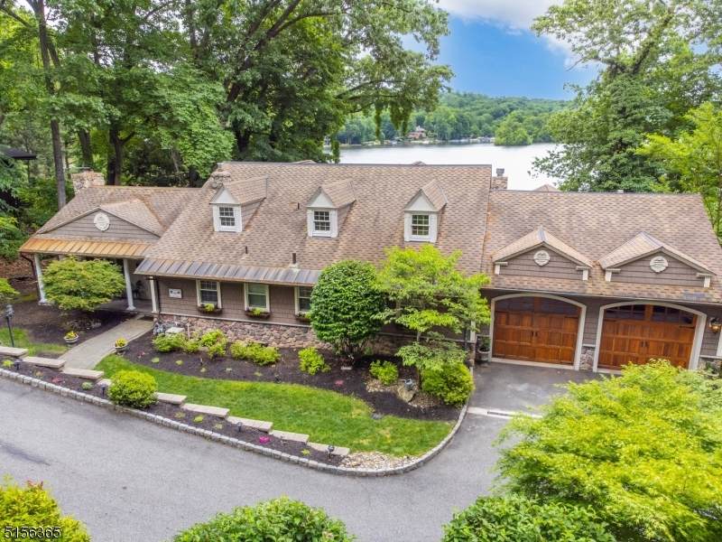 1140 Pines Lake Dr - Photo 1