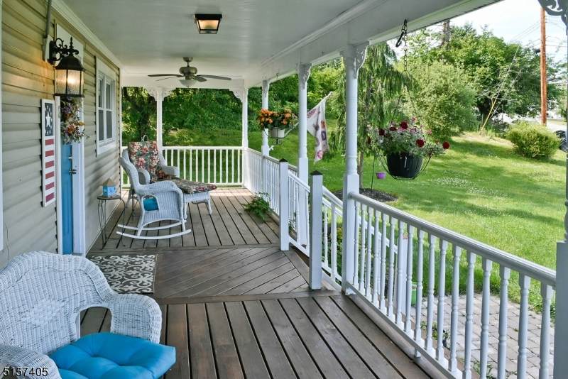 6 Stephen Dr - Photo 1