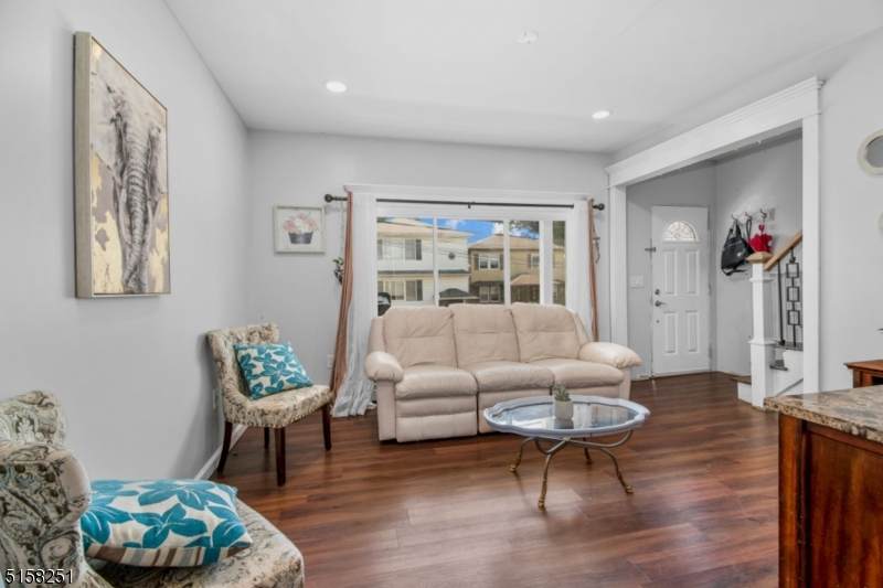 52 Jewell St - Photo 1