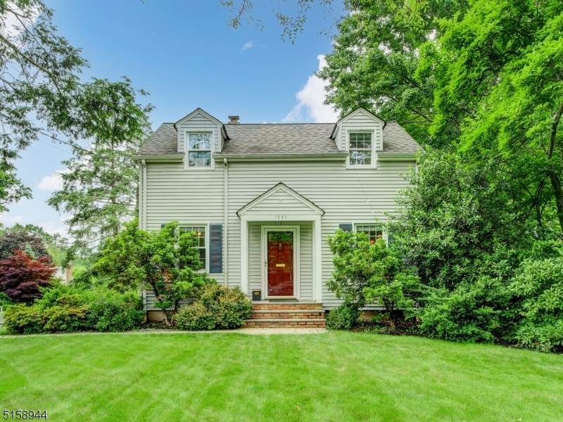 1645 Springfield Ave - Photo 1
