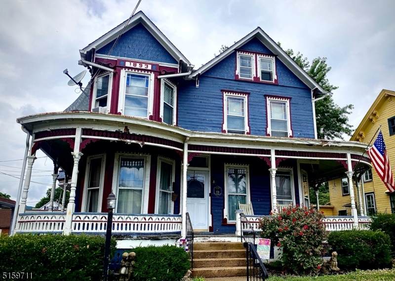 136 W Washington Ave - Photo 1