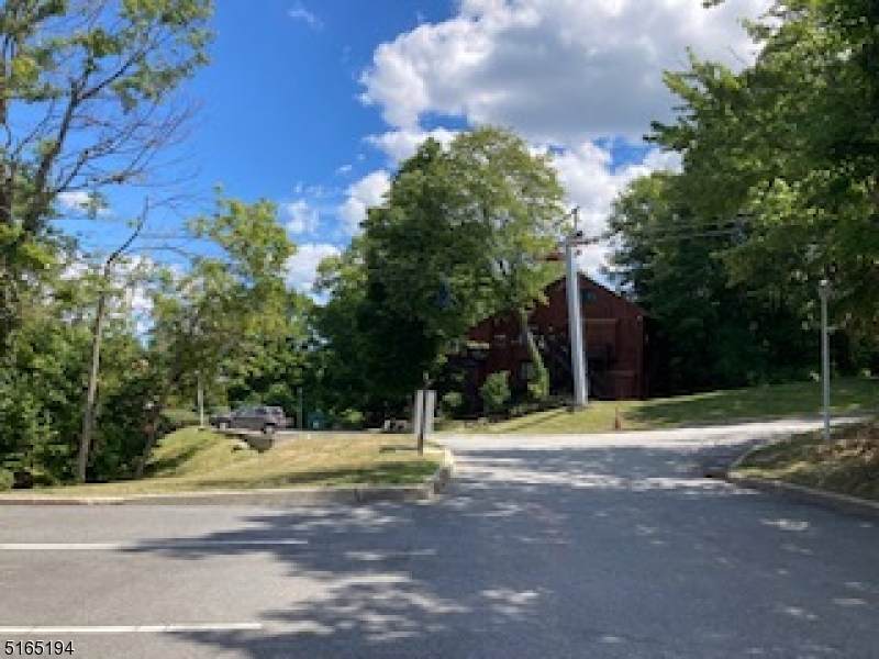 4 Keystone Ct - Photo 1
