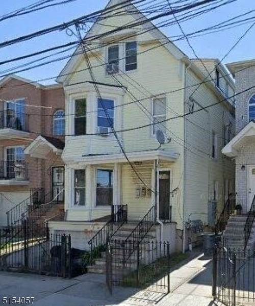 920 Hunterdon St - Photo 1