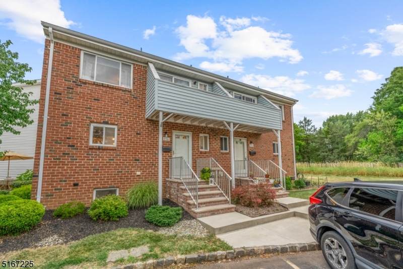 2507 Balmoral Ct - Photo 1