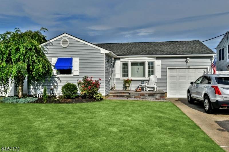 1305 Northstream Pkwy - Photo 1