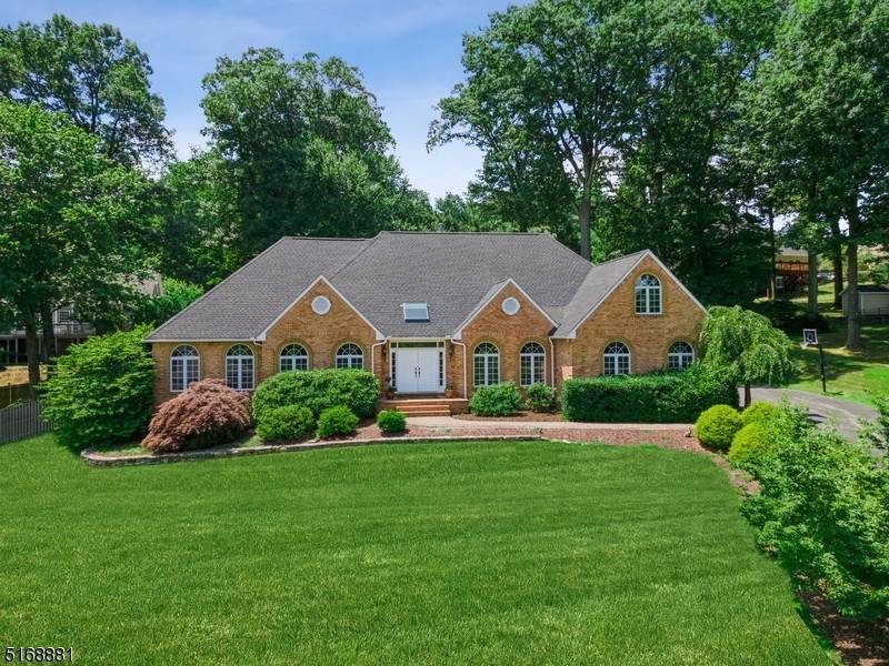 8 Homewood Dr - Photo 1