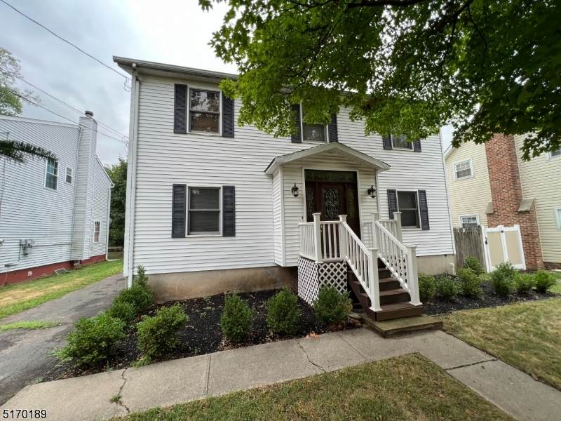 704 Salem Ave - Photo 1