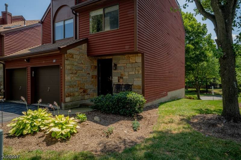 39 Hickory Hill Ct - Photo 1