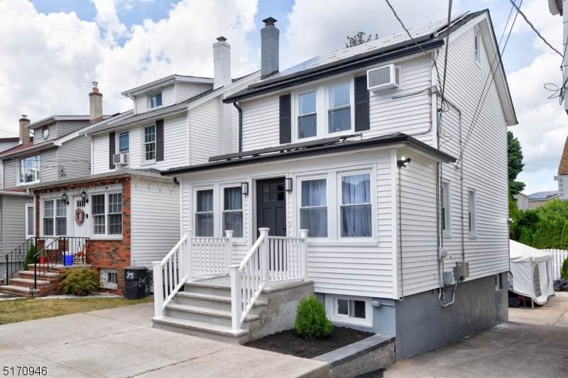 735 Humboldt St - Photo 1