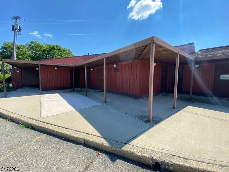 4 Oxbow Ln - Photo 1