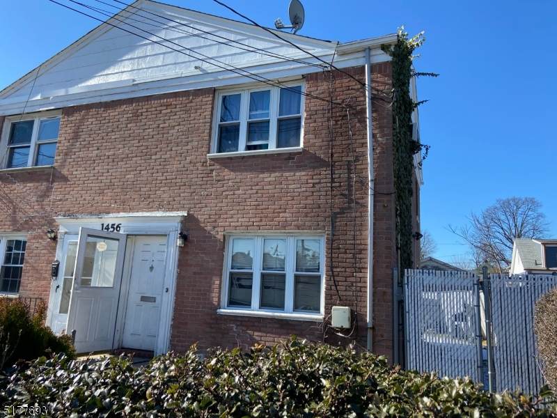 1456 Liberty Ave - Photo 1