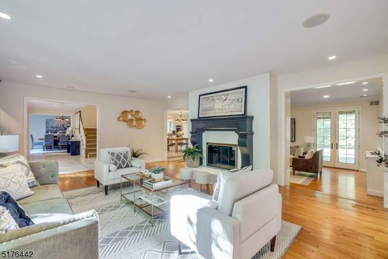 1 Trent Ct - Photo 1
