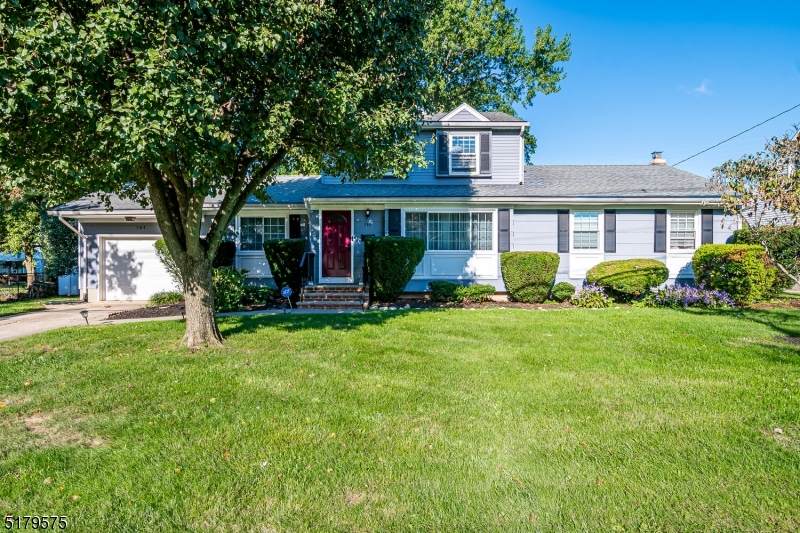 384 Hoover Ave - Photo 1