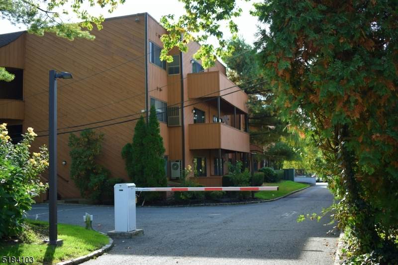 971 Bloomfield Ave - Photo 1