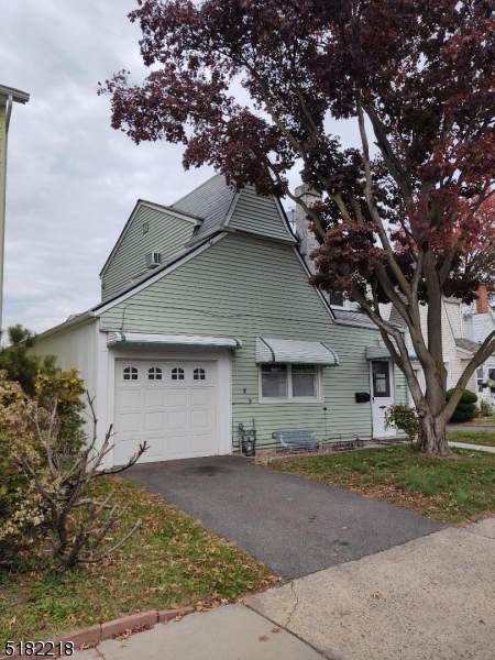 1579 Walker Ave - Photo 1