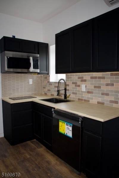 263 Bergen St - Photo 1