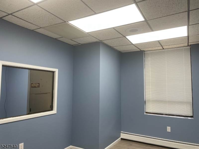 700 N Broad St - Photo 1