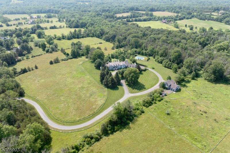 455 Long Ln - Photo 1