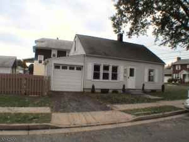 415 Knopf St - Photo 1