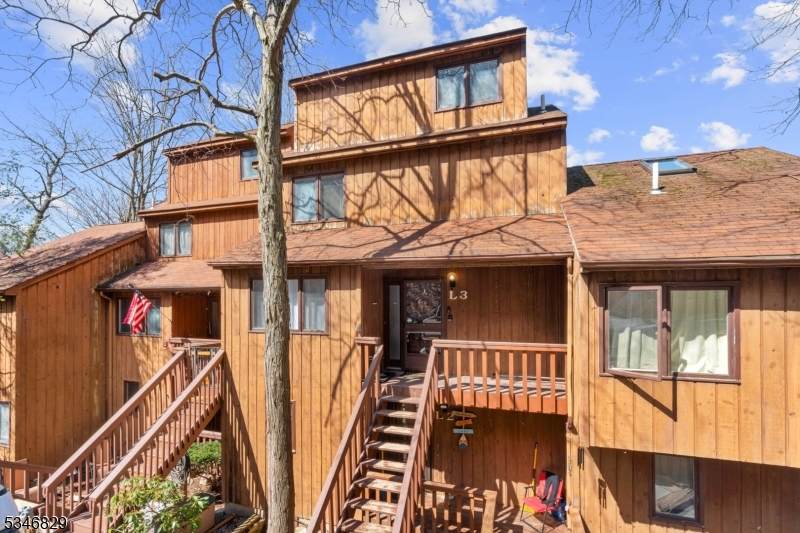 4 Village Way L3 - Photo 1