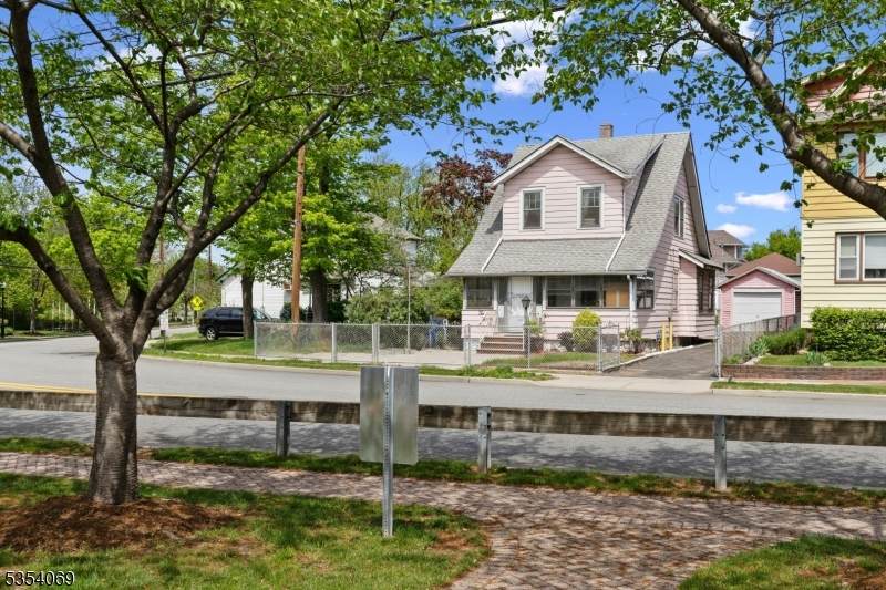 295 Carlton Ave - Photo 1