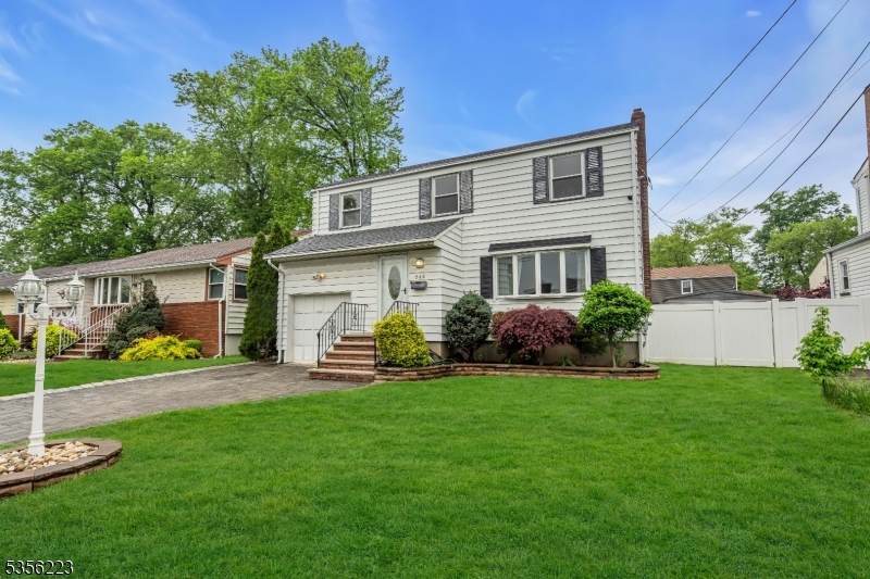 548 Birchwood Rd - Photo 1