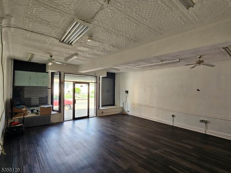 63 Hammond Ave - Photo 1
