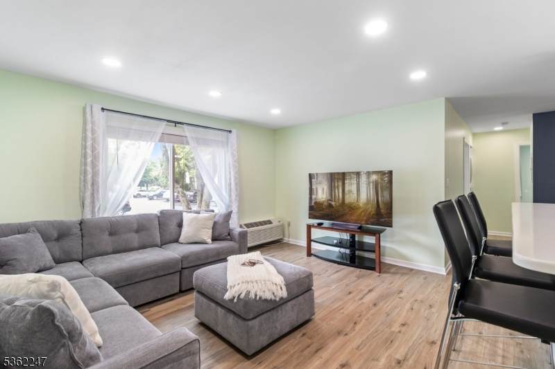 9 Norwich Pl - Photo 1