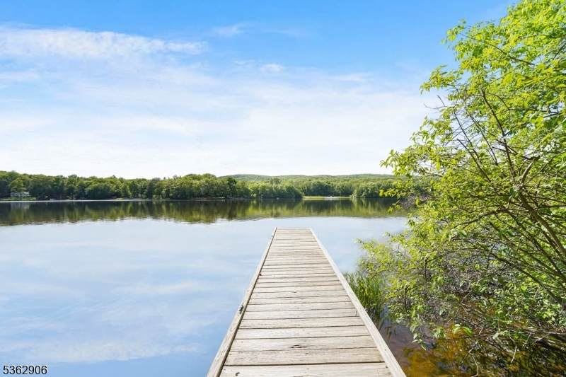 40 E Shore Dr - Photo 1