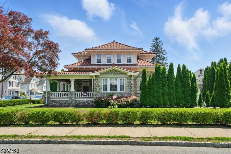 21 Lincoln Ave - Photo 1