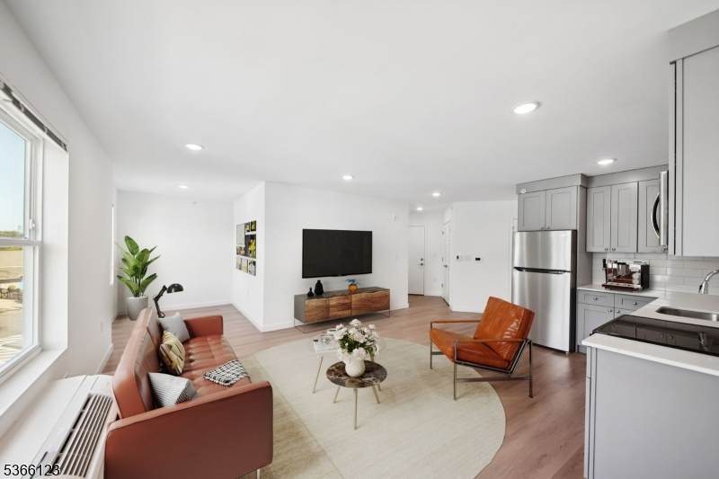 369 18th Ave - Photo 1