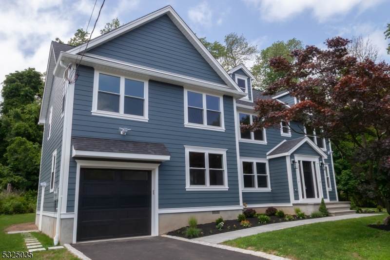 167 Lincoln Ave - Photo 1