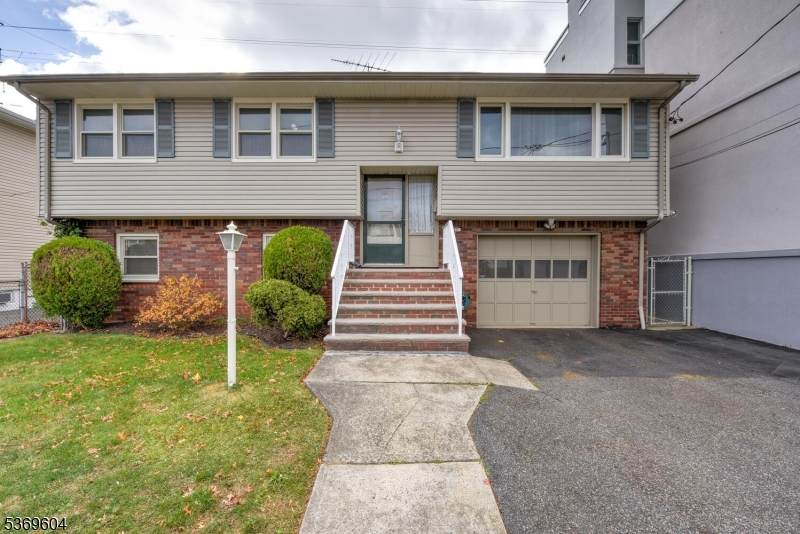 27 Carmer Ave - Photo 1