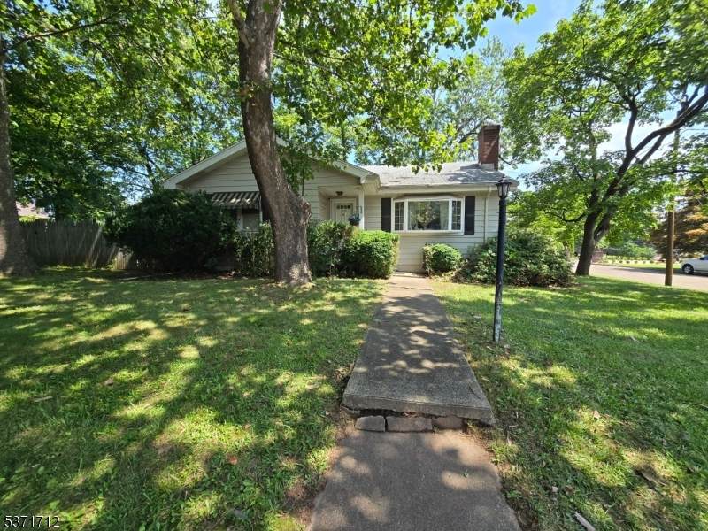 1499 La Rose Ave - Photo 1