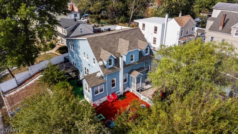 274 W Broadway - Photo 1