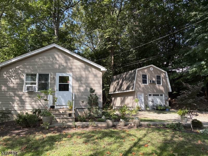 173 Main St - Photo 1