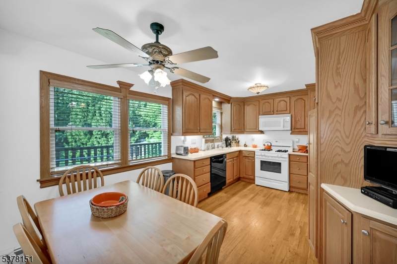 145 Mountain Cir - Photo 1