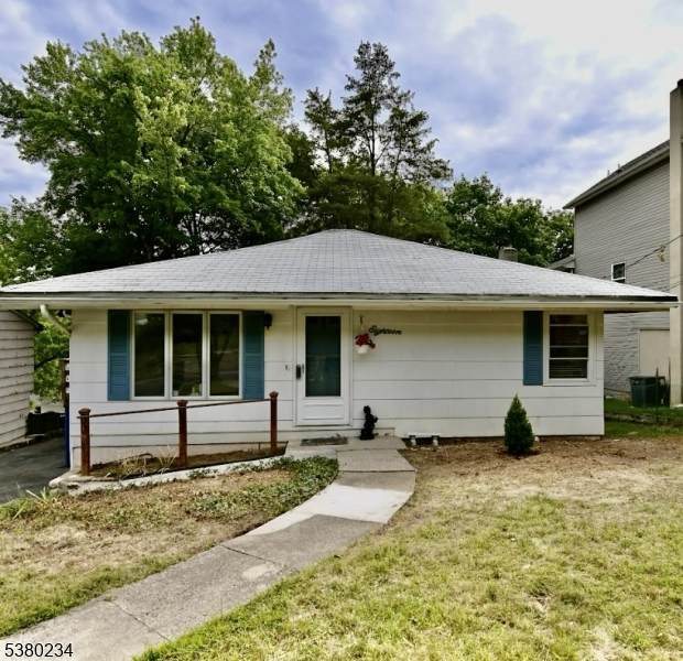 18 Delaware Ave - Photo 1