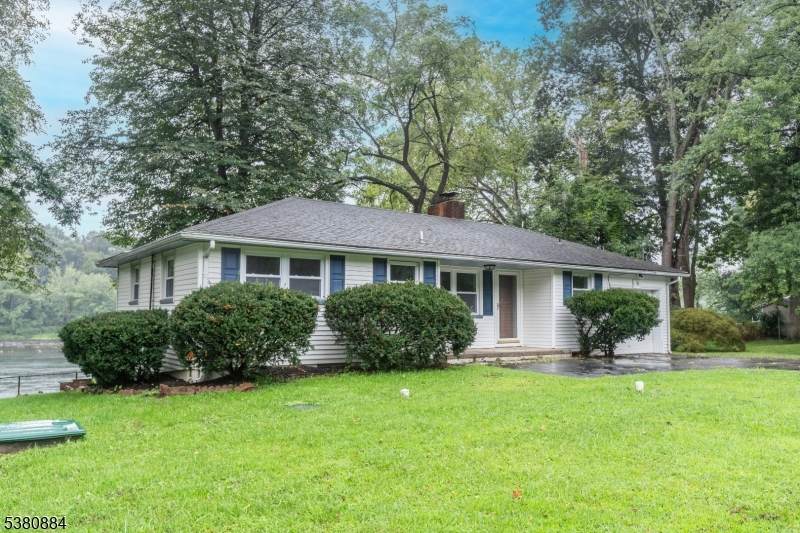 36 Us Highway 46 - Photo 1