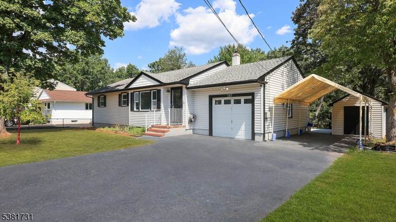 107 Maple St - Photo 1