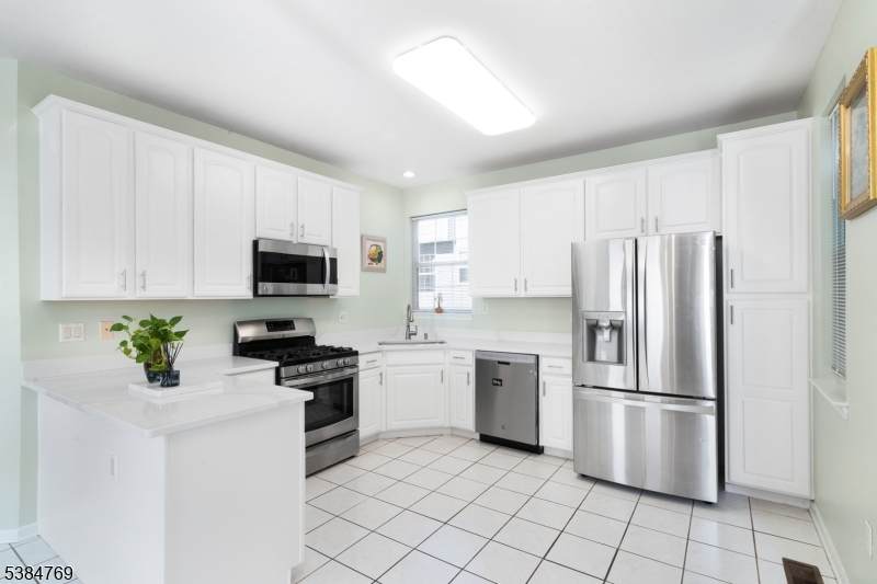 23 Hansom Rd - Photo 1