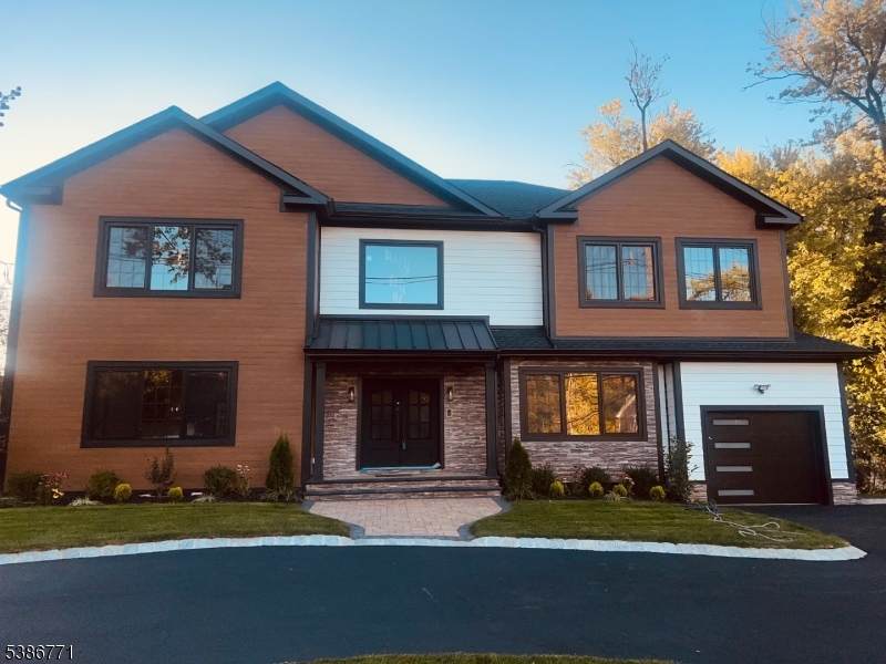 2154 W Broad St - Photo 1