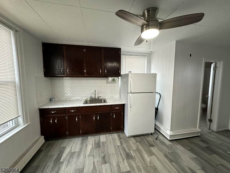 89 Getty Ave - Photo 1