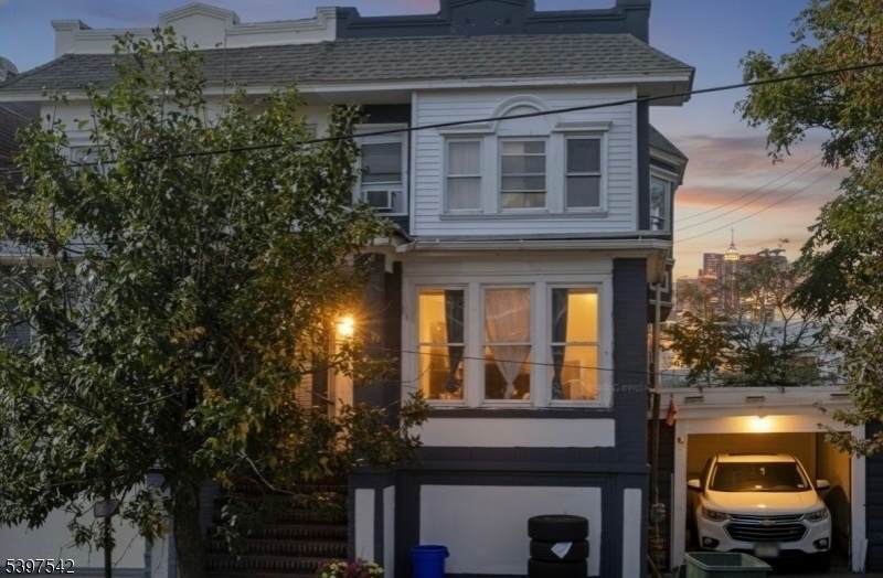 128 N Hartford Ave - Photo 1