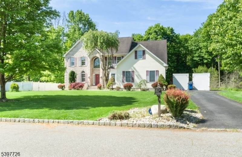 13 Jennies Ln - Photo 1