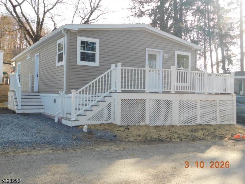 9 Front Street - Photo 1