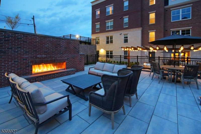 30 Court St   J 405 - Photo 1